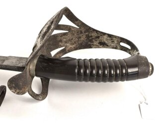 Preußen, Kavalleriedegen KD89. Ungereinigtes Stück mit biedseitiger, schwacher Klingenätzung  von WKC, Klingenlänge 83cm und breite 2,2cm