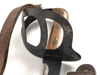 Niederlande, " Klewang" Säbel Modell 1911. Hersteller " Hembrug". Ungereinigtes Stück mit Koppelschuh und dem seltenen Portepee