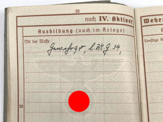 Wehrpaß Heer, eingestellt 22. Mai 1942 bei  Infanterie Ersatz. Btl. 470