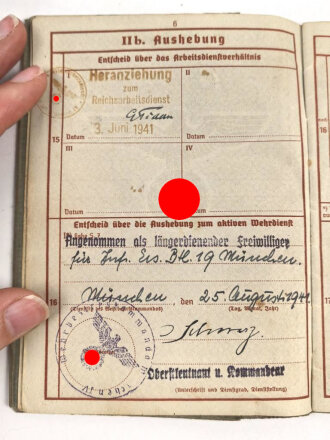 Wehrpaß Heer, eingestellt am 2.9.41 bei Infanterie Ersatz. Batl. 61 München.