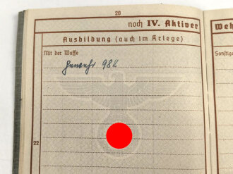 Wehrpaß Heer, eingestellt am 3.5.40 bei Schützen Ersatz Btl. 4 Iserlohn.