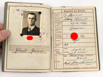 Wehrpaß Heer, eingestellt am 1.4.43 bei Grenadier Ersatz Btl 96