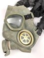 Jugoslawien, Gasmaske / ABC Schutzmaske M1. Gummi weich, riecht