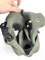 Jugoslawien, Gasmaske / ABC Schutzmaske M1. Gummi weich, riecht