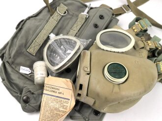 Polen, Gasmaske / Schutzmaske MP-4. Komplett mit Zubehör in Bereitschaftstasche