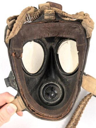 Lederne Schutzmaske , laut Vorbesitzer " Dräger Wien" Leder trocken