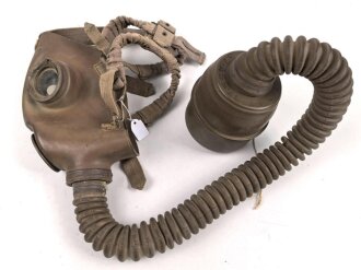 Italien, Gasmaske Modell O.39 datiert 1940. Gummi weich