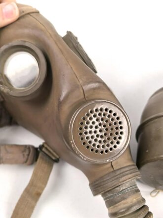 Italien, Gasmaske Modell O.39 datiert 1940. Gummi weich