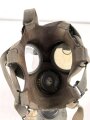 Tschechoslowakei 2. Weltkrieg, Gasmaske VZ35 mit Filter in gutem Zustand, datiert 1935