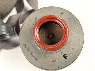 Tschechoslowakei 2. Weltkrieg, Gasmaske VZ35 mit Filter in gutem Zustand, als Beutestück übernommen für Luftschutzzwecke