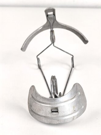 Deutschland nach 1945, Gasmaskenspanner aus Aluminium ,...