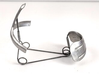 Deutschland nach 1945, Gasmaskenspanner aus Aluminium , datiert 1960
