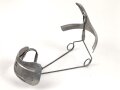 Deutschland nach 1945, Gasmaskenspanner aus Aluminium , datiert 1960