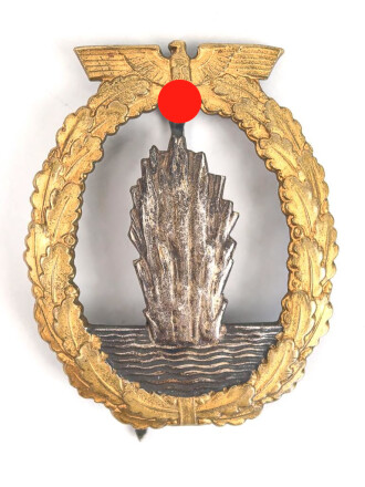 Minensucher Kriegsabzeichen, Hersteller "Fec. Adolf Bock - Ausf. Schwerin Berlin" Rückseitig mit Trägernamen versehen und " erhaben" geklopft. Gute vergoldung