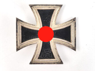Eisernes Kreuz 1. Klasse 1939 – Hersteller L/50 für  Godet & Co., Berlin. das Hakenkreuz mit 100% Lack, Rückseitig Trägername