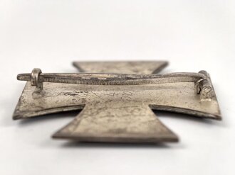Eisernes Kreuz 1. Klasse 1939 – Hersteller L/50 für  Godet & Co., Berlin. das Hakenkreuz mit 100% Lack, Rückseitig Trägername