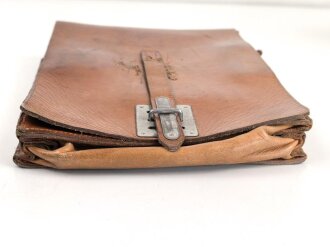 Kartentasche Luftwaffe. getragenes Kammerstück der "Flieger Ersatz Abteilung 25", datiert 1935