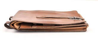 Kartentasche Luftwaffe. getragenes Kammerstück der "Flieger Ersatz Abteilung 25", datiert 1935