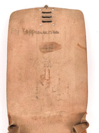 Kartentasche Luftwaffe. getragenes Kammerstück der "Flieger Ersatz Abteilung 25", datiert 1935