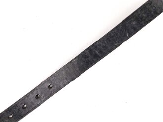 Schnallriemen aus Leder Wehrmacht. Breite 2,5cm, Gesamtlänge 58cm