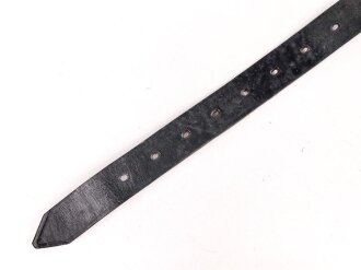 Schnallriemen aus Leder Wehrmacht. Breite 2,5cm, Gesamtlänge 58cm
