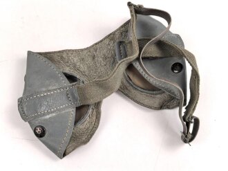 Brille Wehrmacht aus graublauem Leder  mit leicht...