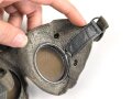 Brille Wehrmacht aus graublauem Leder  mit leicht getönten Gläsern. Guter Gesamtzustand