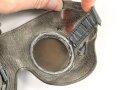 Brille Wehrmacht aus graublauem Leder  mit leicht getönten Gläsern. Guter Gesamtzustand