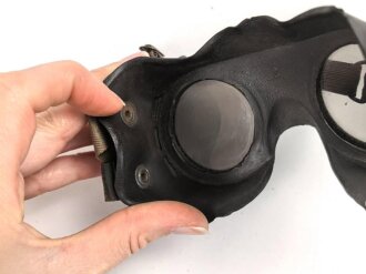 Brille Wehrmacht aus graubraunem Gummi. Leicht getönte Gläser, Hersteller OWA