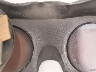 Brille Wehrmacht aus graubraunem Gummi. Leicht getönte Gläser, Hersteller OWA