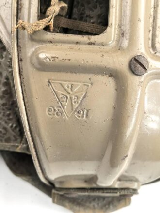 Großbritannien, Gashaube " Henley" für Kleinkinder, datiert 1939. Gummi zum Teil trocken