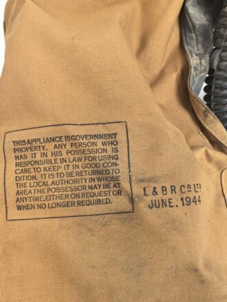 Großbritannien 2.Weltkrieg, Hospital Respirator, Gasmaske für Kopfverletzte. Ungereinigt, datiert 1944. In der originalen Umverpackung