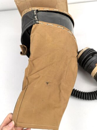 Großbritannien 2.Weltkrieg, Hospital Respirator, Gasmaske für Kopfverletzte. Ungereinigt, datiert 1944. In der originalen Umverpackung