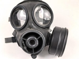 Großbritannien, ABC Schutzmaske S-10  Respirator , Hersteller AVON 1989. Der Filter datiert 1981. Gummi weich, guter Gesamtzustand