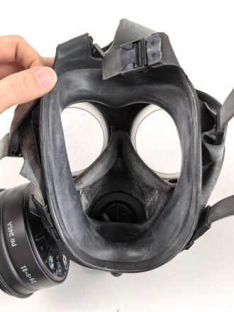 Großbritannien, ABC Schutzmaske S-10  Respirator , Hersteller AVON 1989. Der Filter datiert 1981. Gummi weich, guter Gesamtzustand