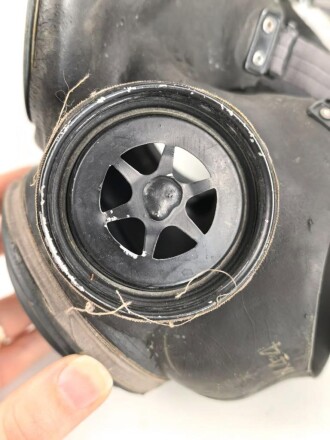 Großbritannien, MKII Lightweight Service Respirator. D-Day gas mask . Dated 1943