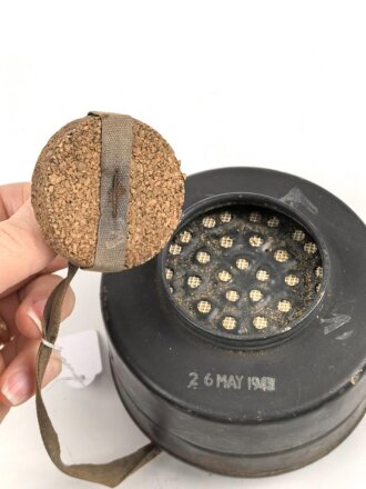 Großbritannien, Filter for MKII Lightweight Service Respirator. D-Day gas mask . Dated 1943