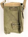 Großbritannien WWII, Carrying bag for MKII Lightweight Service Respirator. D-Day gas mask . Used condition