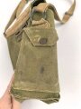 Großbritannien WWII, Carrying bag for MKII Lightweight Service Respirator. D-Day gas mask . Used condition