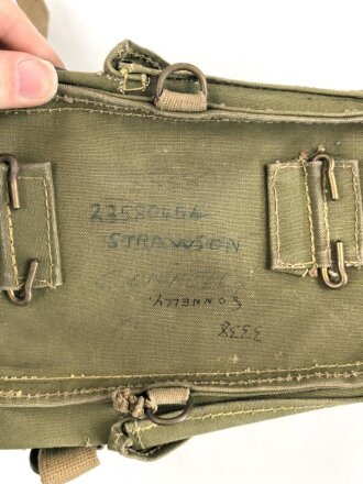 Großbritannien WWII, Carrying bag for MKII Lightweight Service Respirator. D-Day gas mask . Used condition, dated 1944