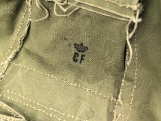 Großbritannien WWII, Carrying bag for MKII Lightweight Service Respirator. D-Day gas mask . Used condition, dated 1944, restocked by Danish Army after WWII