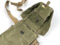 Großbritannien WWII, Carrying bag for MKII Lightweight Service Respirator. D-Day gas mask . Used condition, dated 1944, restocked by Danish Army after WWII