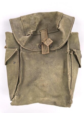 Großbritannien WWII, Carrying bag for MKII Lightweight Service Respirator. D-Day gas mask . Used condition, no strap