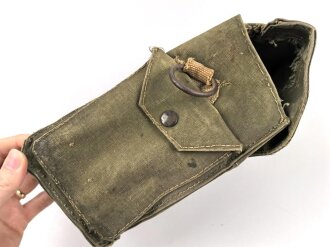 Großbritannien WWII, Carrying bag for MKII Lightweight Service Respirator. D-Day gas mask . Used condition, no strap