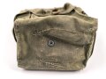 Großbritannien WWII, Carrying bag for MKII Lightweight Service Respirator. D-Day gas mask . Used condition, no strap