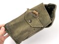 Großbritannien WWII, Carrying bag for MKII Lightweight Service Respirator. D-Day gas mask . Used condition, no strap