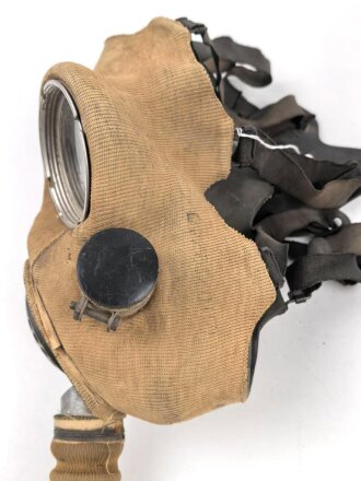 Großbritannien WWII, MK IV Gasmask with extra long tube and filter. Uncleaned, good condition