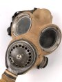 Großbritannien WWII, MK IV Gasmask with extra long tube and filter. Uncleaned, good condition