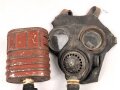 Großbritannien WWII, MK V Gasmask with filter. Uncleaned