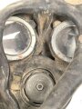 Großbritannien WWII, MK V Gasmask with filter. Uncleaned